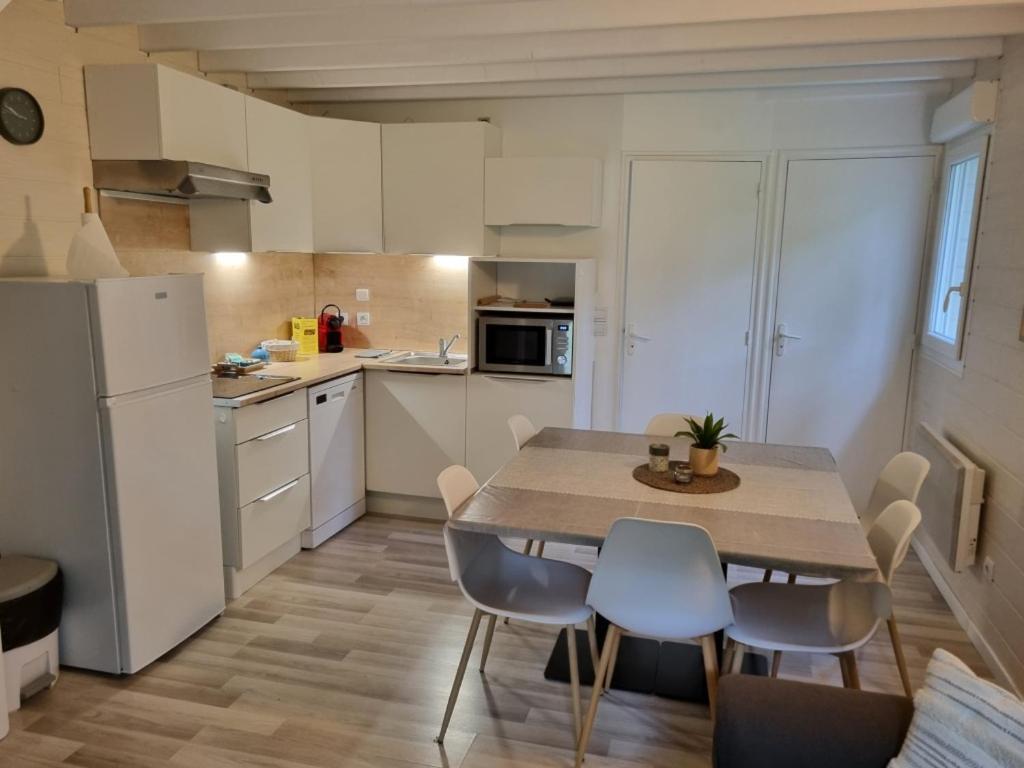 Les Chalets De Saumur, Piscine & Parc Boise, 100M Du Cadrenoir Værelse billede